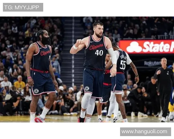 祖巴茨三双哈登豪取35分快船战胜火箭迎来六连胜