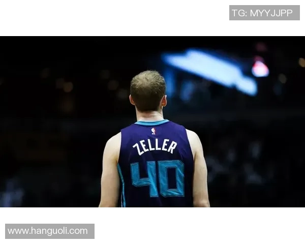 灰熊与黄蜂激战正酣球员表现引发球迷热议与期待